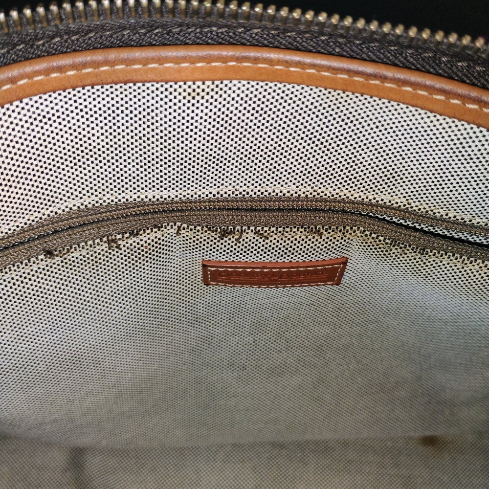 Chic Black and Tan Shoulder Bag - Picture 8 of 12